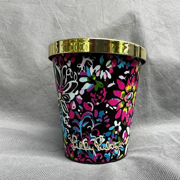 Lilly Pulitzer 8 oz Candle GWP Bougie 8 oz Never Been Burned Style 011922 - Picture 2 of 5